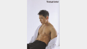 박군, 빨래판 복근의 정석…물씬 풍기는 남성미