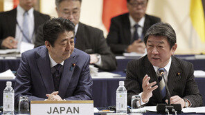 日아베, ‘포스트 스가’로 모테기 외무상 등 4명 거론