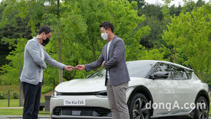 “3시간 전 예약하면 대신 충전해준다”… 기아, 전기차 픽업 충전 서비스 시범 운영