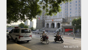 중국, 호주국적 중국계 작가 비공개 재판