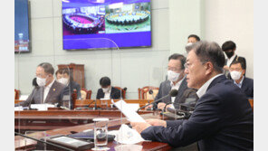 한은 총재, 연내 금리인상 가능성 시사 