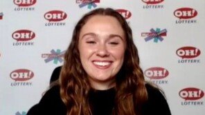 美 ‘백신 복권’ 11억 첫 당첨자 나왔다…접종률도 33% 급증