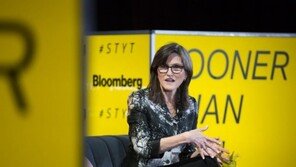 비트코인 ‘0’까지 떨어질 수 있다는데 캐시 우드 “50만달러 간다”