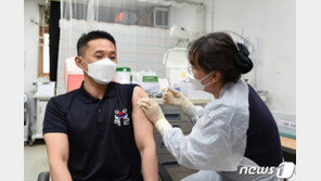 軍 백신 접종 동의율 경쟁?…“병사들에 강요” 주장 잇따라