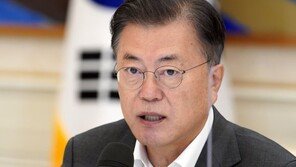 文대통령 “백신접종에 속도 붙어…6월 1300만 명 무난할 것”