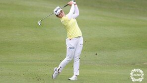 지한솔, E1 채리티오픈 2R 단독 선두…박민지, 공동 13위 도약