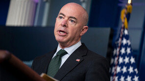 美, 中 신장 면화 이어 선단 해산물 수입금지…“강제 노역”