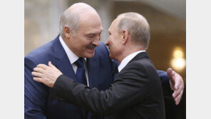 ‘강제착륙’ 벨라루스 지원나선 푸틴…5800억 차관 제공 속내는?