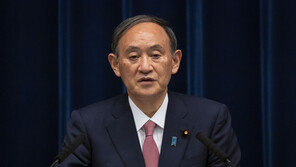 긴급사태 재연장 악재…日스가 지지율 추락 계속