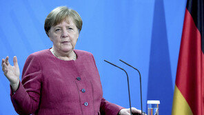 “美, 2012~2014년 덴마크와 손잡고 메르켈 등 도청” 파문