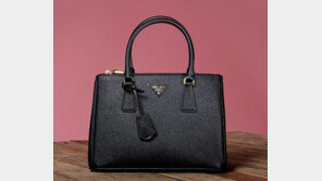 명품 가격 인상 행진…프라다·버버리도 올렸다