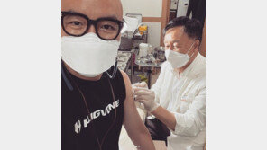 홍석천 “백신 맞았어요, 조만간 해외여행 갈수 있겠죠?”