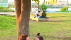 이시영, 붕어빵 아들과 나들이…볼뽀뽀에 ‘행복’