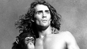 ‘타잔’ 배우 조 라라, 경비행기 추락 사고로 사망 추정