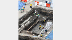 문화재는 비를 싫어합니다[청계천 옆 사진관]