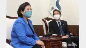 이인영 “금강산관광 정상화 기대”…현정은 “빨리 재개되길”