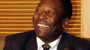 ‘축구 황제’ 펠레, ‘FIFA 21’ 베스트11에 손흥민 포함