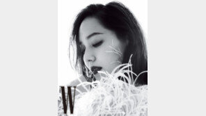 유진, 흑화한 오윤희? 타조 깃털 원피스도 완벽 소화 ‘파격’