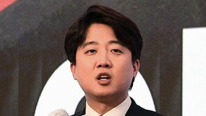 이준석 “날 영입한 박근혜 고맙지만 탄핵은 정당”