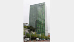 대법 “네이버 사옥 빛반사 피해, 주민들에 배상해야” 