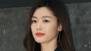 ‘전지현 이혼설’ 터진 날…시어머니 이정우 디자이너 “너무 화나는 날”