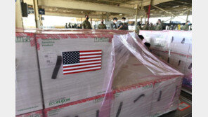 “얀센 싣고 한국으로 출발”… 美국무부, 수송 현장사진 공개