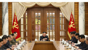 北김정은, 당 중앙위 정치국 회의 사회…약 1달 만 활동 공개