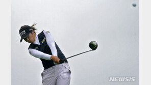 ‘2년 전처럼’…이정은, US여자오픈 1타차 단독 2위 도약