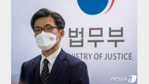 “기소가 되도 승진하는 정말 경험 못한 나라” 檢 비판 쏟아져