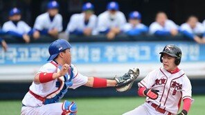 [포토] 권태성 ‘1루에서 출발하기엔 멀었나’