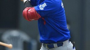 [포토] 추현빈 ‘투런포로 앞서간다!’