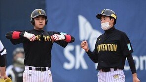 [포토] 강산 ‘깔끔한 선제 타점’