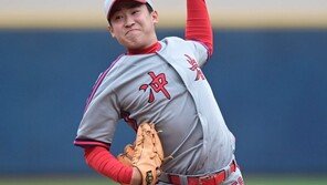 [포토] 윤영철 ‘승리 위한 역투’