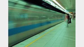 개막 앞두고…日올림픽위원회 간부, 열차 투신 사망