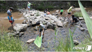 [날씨] 낮 최고 33도 ‘여름 더위’…출근길 곳곳 약한 비