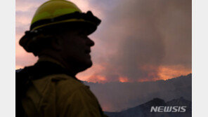 美 애리조나주 두 곳에서 대규모 산불…수 백명 대피