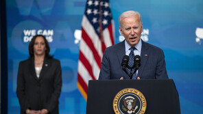 해리스, 과테말라에 “이민 필요없는 행복한 나라” 제시