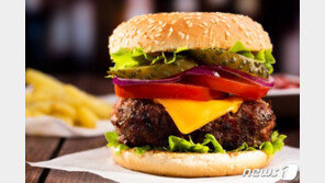 자다 배달 못받고 “확진잔데 침 뱉을까”…여교사 갑질에 버거집 봉변