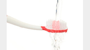 남편 칫솔에 락스 뿌려 죽이려던 40대 아내에 집행유예