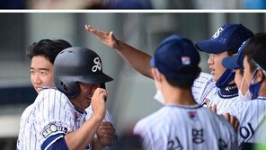 [포토] 김동빈 ‘왜 아무도 나 축하 안해줘?’