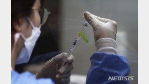 수능 응시료 내고 백신 맞겠다는 20대…교육부 “사실상 막기 어려워”