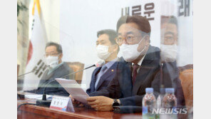 野 “文, 박원순 성추행엔 진노 안 해…성인지 감수성 의심”