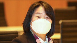 윤미향 남편 “시덥잖은 일에 부동산 투기 의혹…지도부 실망”