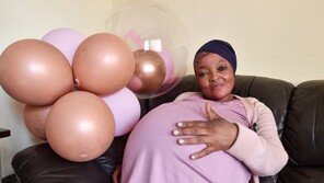 남아공 37세 여성 세계 최초로 열쌍둥이 출산