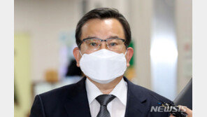 대법 “김학의 재판 다시하라”…8개월만에 보석 석방