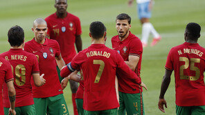 포르투갈, 이스라엘 4-0 대파…페르난데스·호날두 골