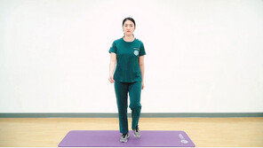 울퉁불퉁 튀어나온 다리 혈관… 스트레칭으로 막으세요