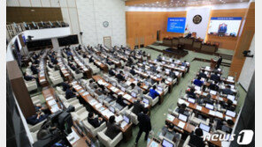 확진 서울시의원 접촉 의원 8명 모두 음성…오세훈도 안심