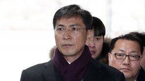 안희정 측 “합의된 관계였다”…비서 성폭행 재차 부인