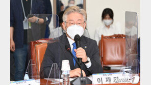 이재명, 이준석 당선에 “큰 위협이자 큰 기회…기분 좋은 긴장”